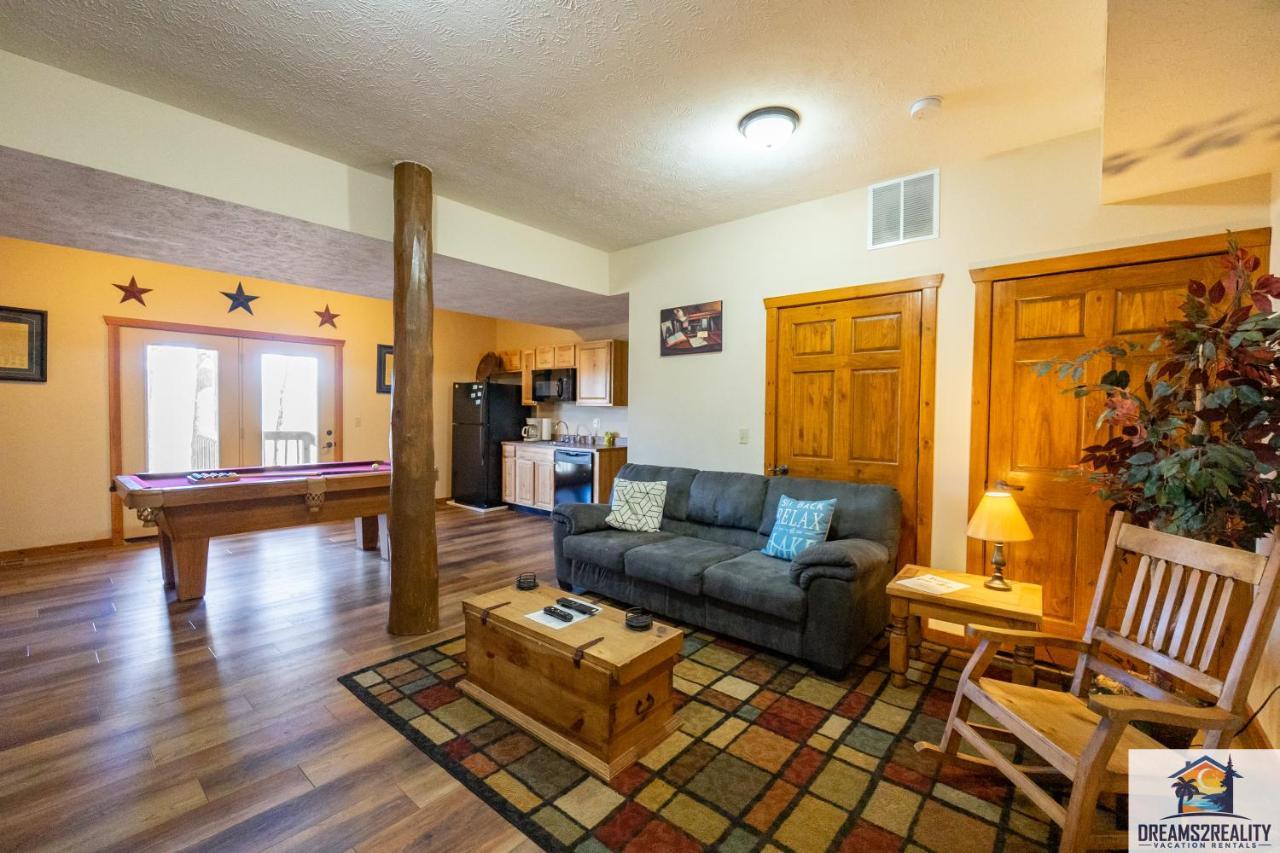 Holiday home Forest Heights - 6br - Pool Table - Near Silver Dollar - Free Tickets Included Branson