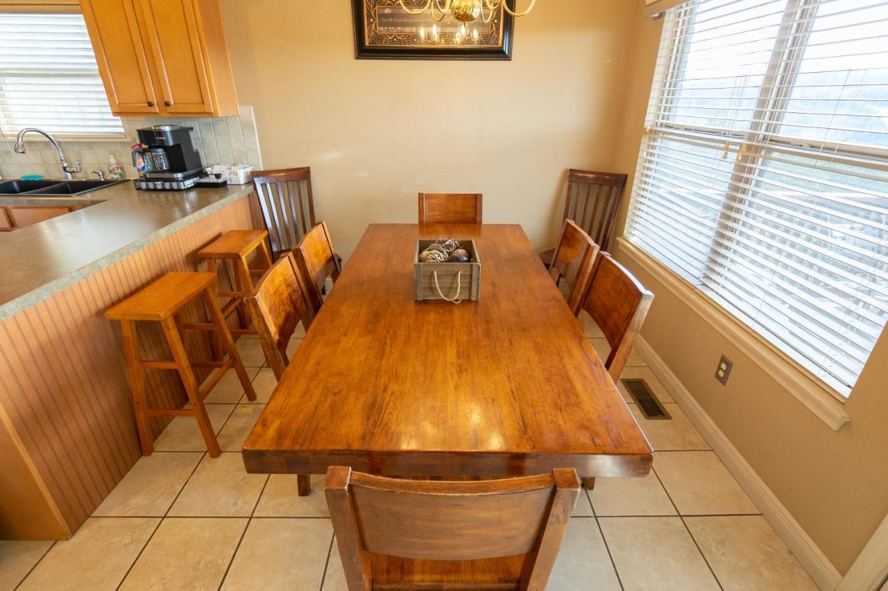 Apartment 4br Walk-in - Foosball Table - Hot Tub - Fire Pit - Free Tickets Included - Dv166 *