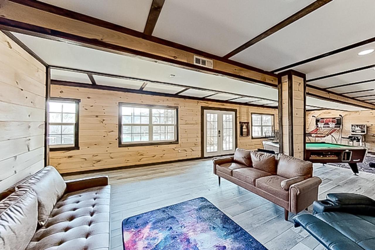 White Wing Cabin 2 *