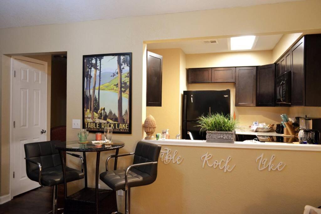 The Divine 409 1 Bdrm With Kitchen Apartment Branson