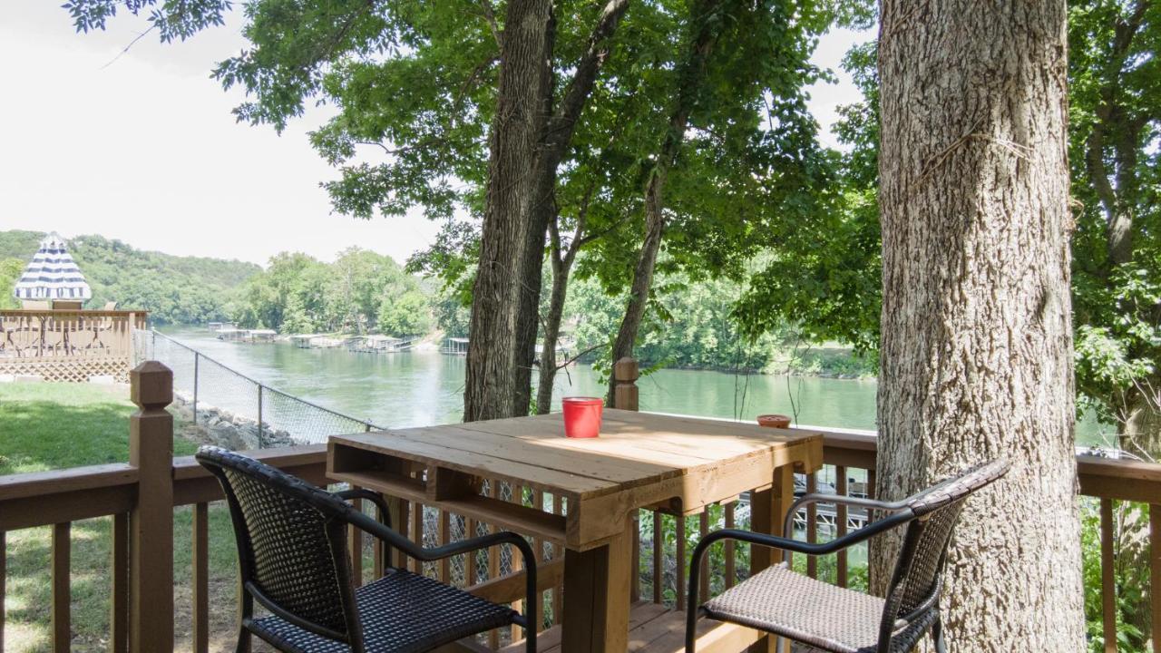 Lake Front 2br Walk-in With Large Deck - Free Tickets Included - 77-1 * Branson