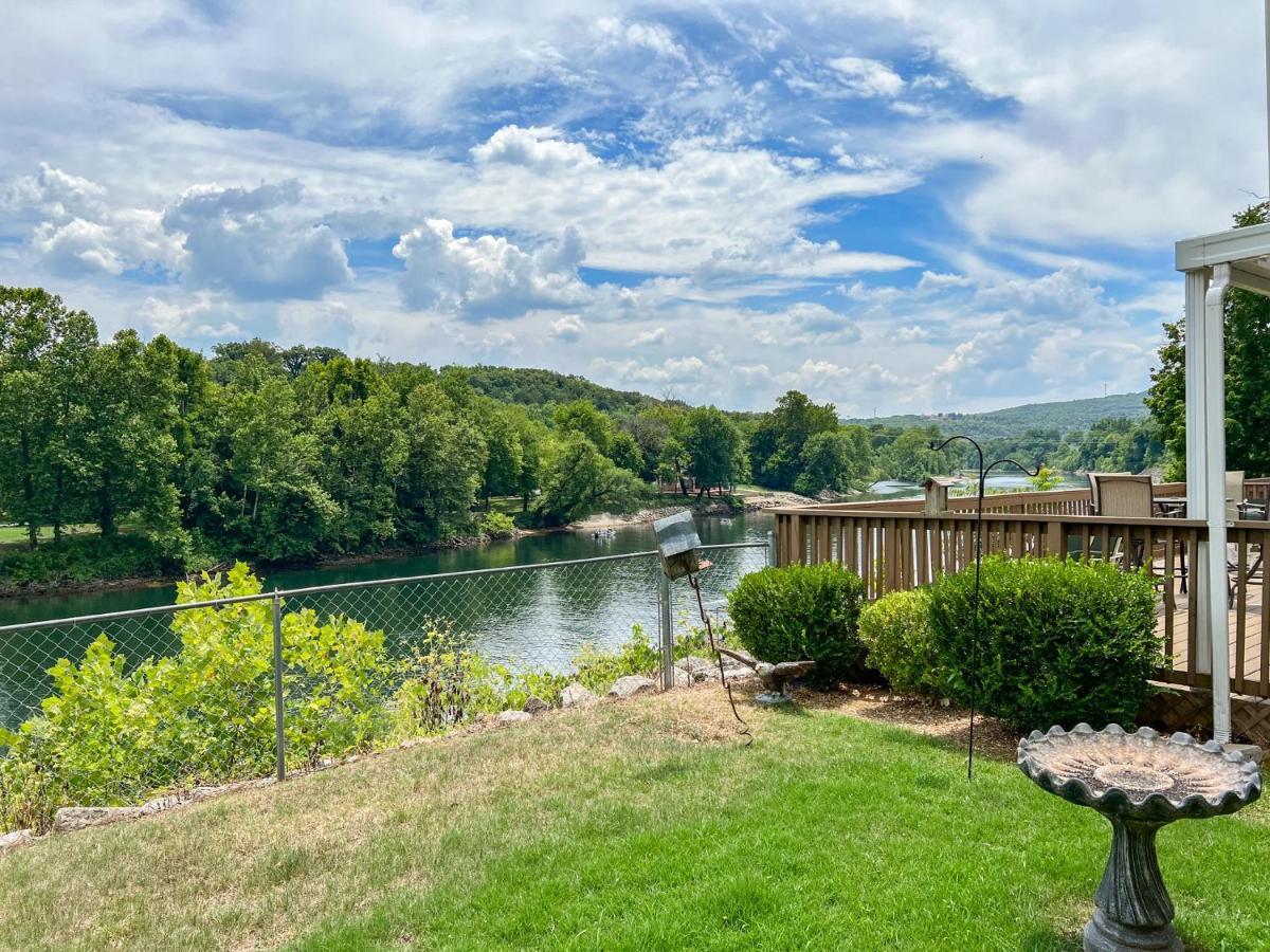 Front 2br Walk-in With Large Deck - Free Tickets Included - 79-1 * Branson