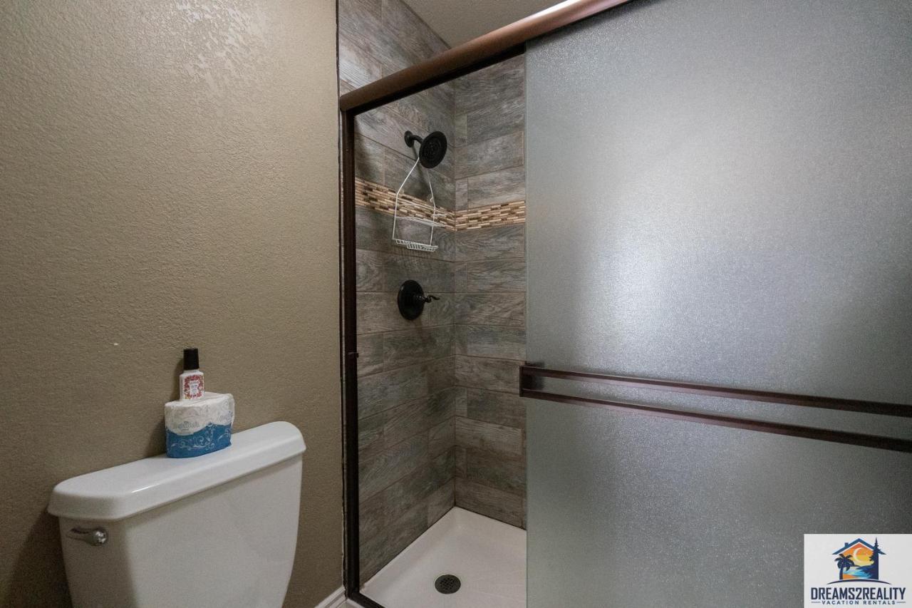 Holiday home 2br Walk-in - Near The 76 Strip - Pool - Free Tickets Included - Clc-6 *