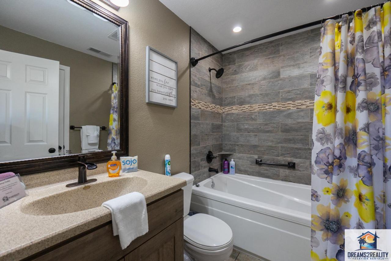 Holiday home 2br Walk-in - Near The 76 Strip - Pool - Free Tickets Included - Clc-6 *