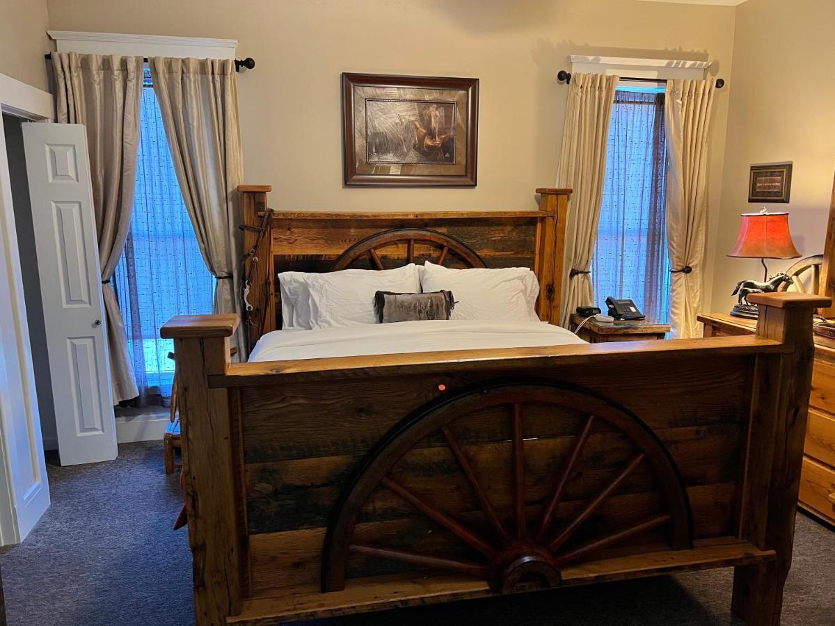 Historic - Horseshoe With King Bed - Downtown - Free Tickets Included Branson