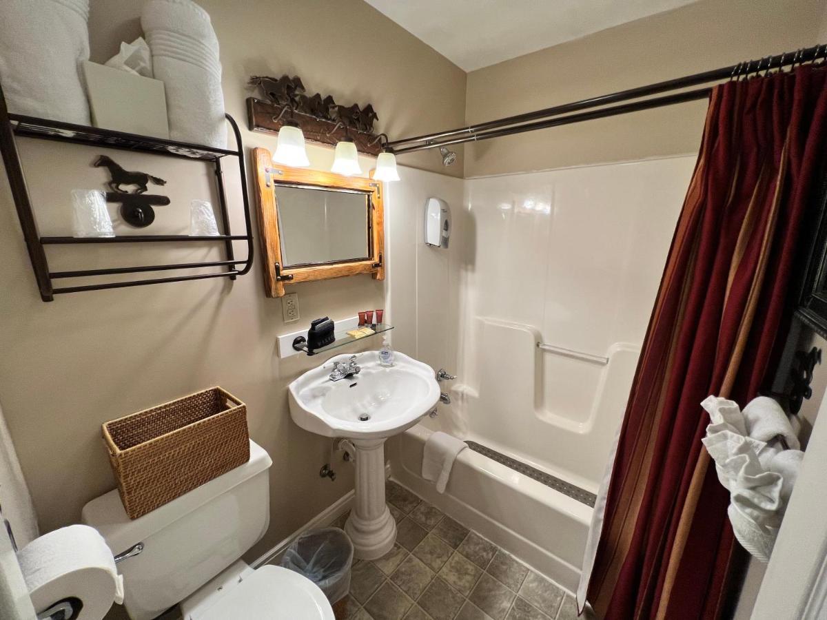 Hotel Historic - Horseshoe With King Bed - Downtown - Free Tickets Included *