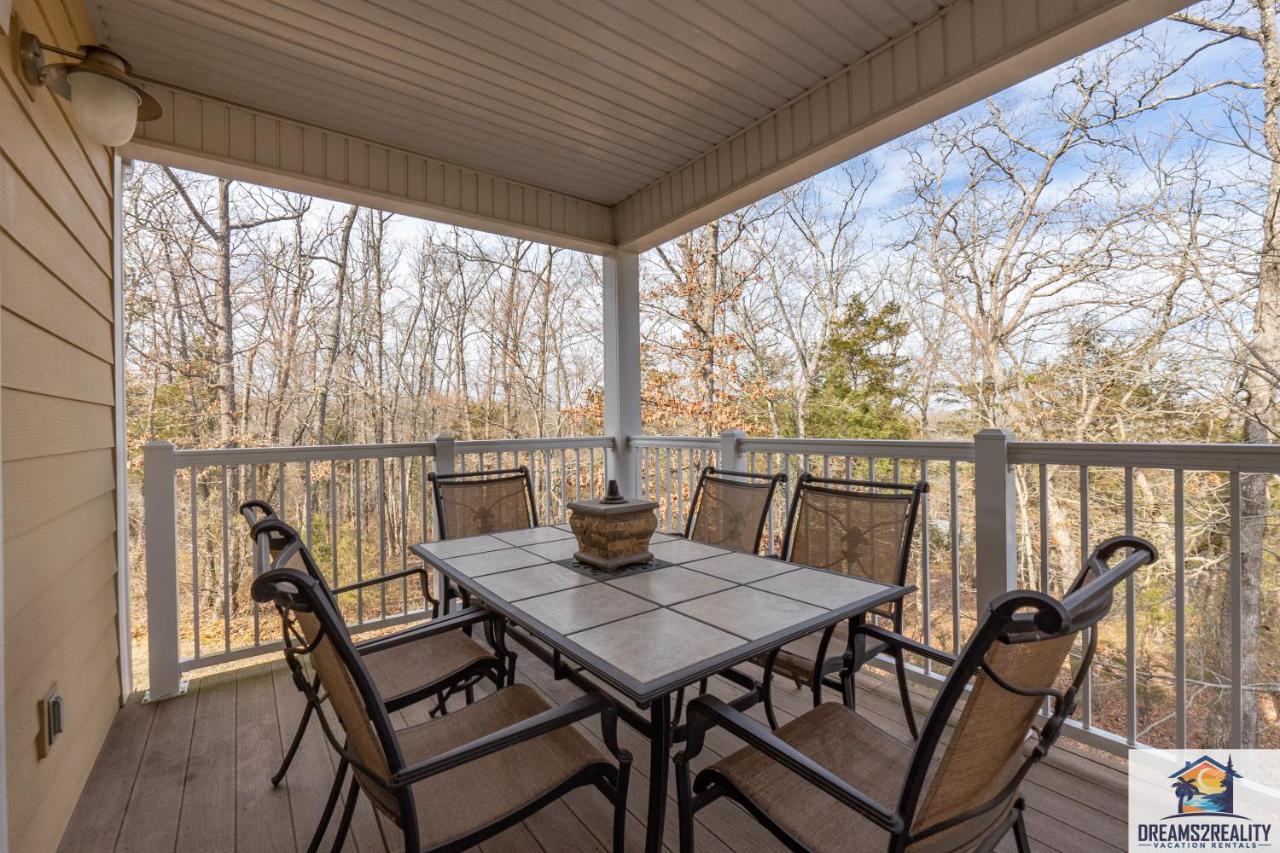 4bd Walk-in - Large Deck - Golf Course - Pool - Free Attraction Tickets Included - V120 Holiday home