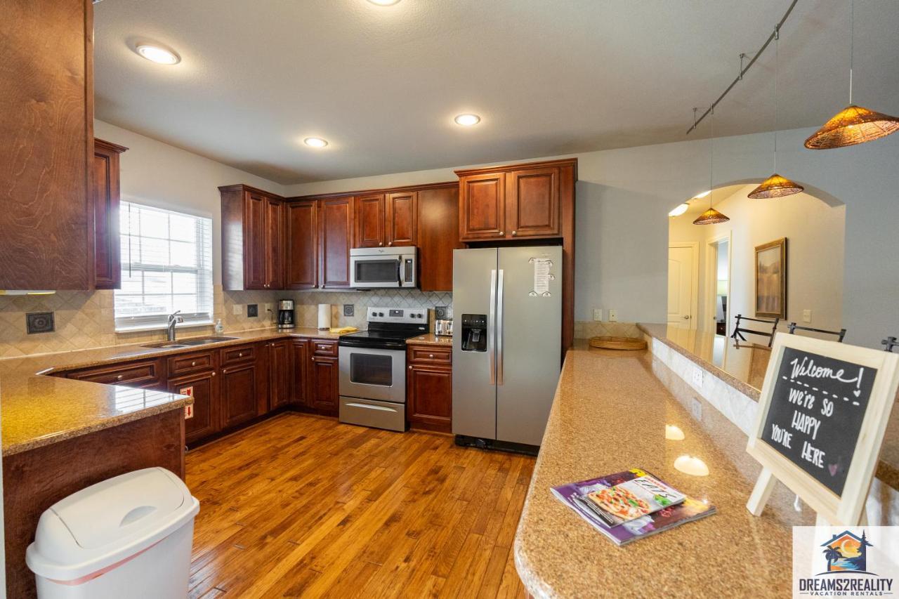 4bd Walk-in - Large Deck - Golf Course - Pool - Free Attraction Tickets Included - V120 * Branson