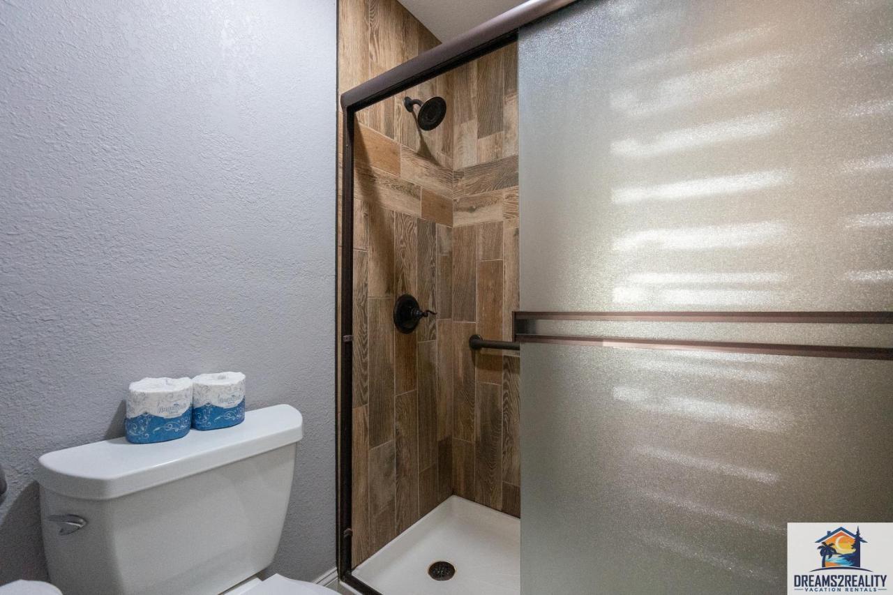 Holiday home 2br Walk-in - Near The 76 Strip - Pool - Free Tickets Included - Cla-8 *