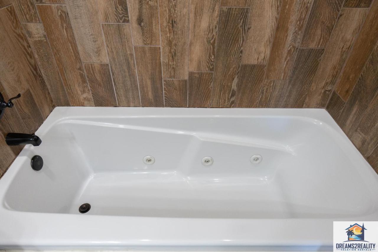 2br Walk-in - Near The 76 Strip - Pool - Free Tickets Included - Cla-8 Holiday home Branson