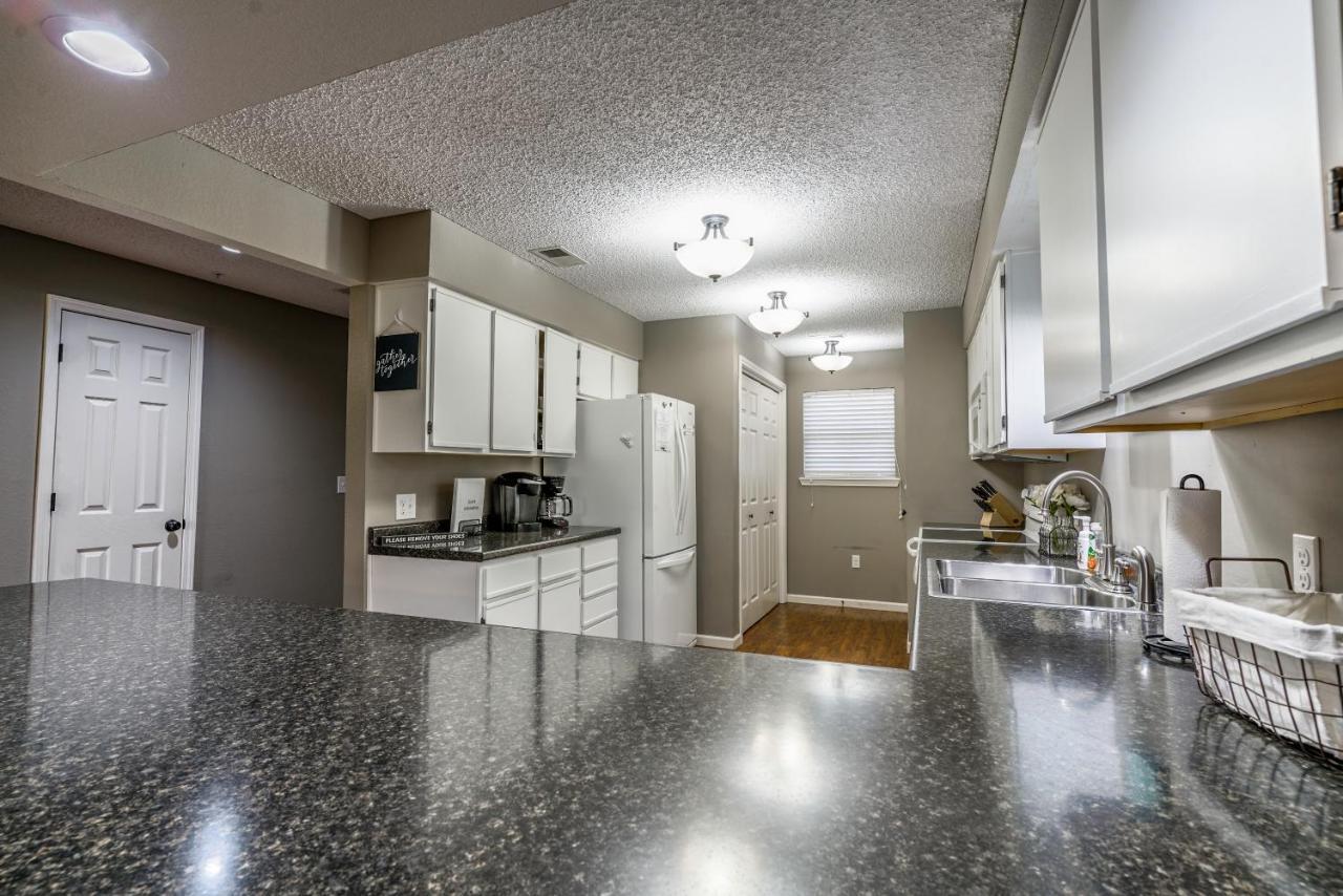 2br Updated Walk-in - 2 Pools - Near The Strip - Free Tickets Included - Fhc13 Holiday home Branson