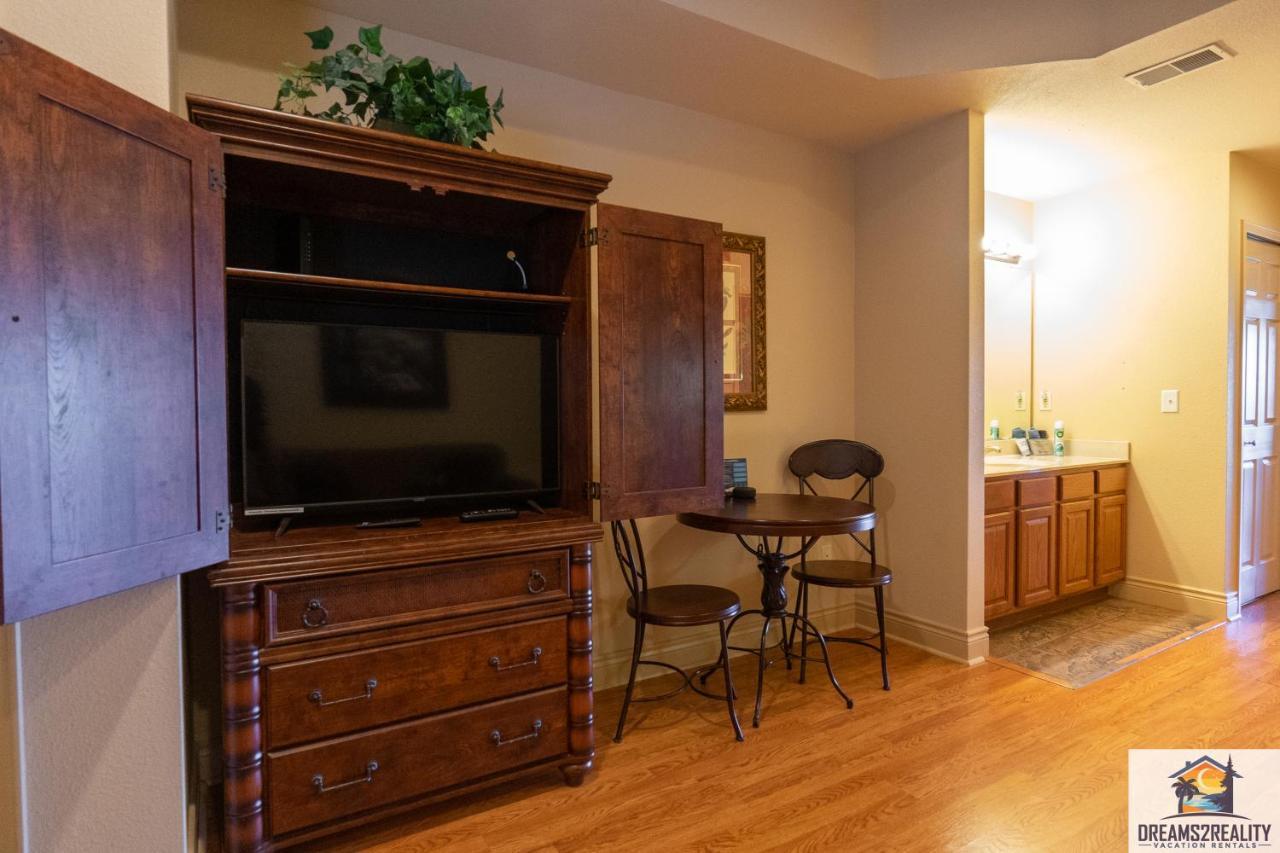 1bd King With 2 Person Jacuzzi Tub - Near The Strip - Free Tickets Included - T1-9