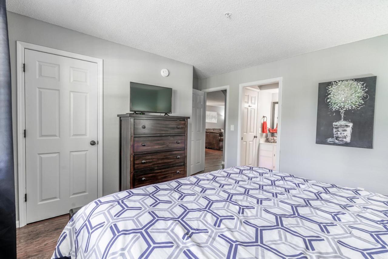 2br Updated Walk-in - 2 Pools - Near The Strip - Free Tickets Included - Fhc13 * Branson