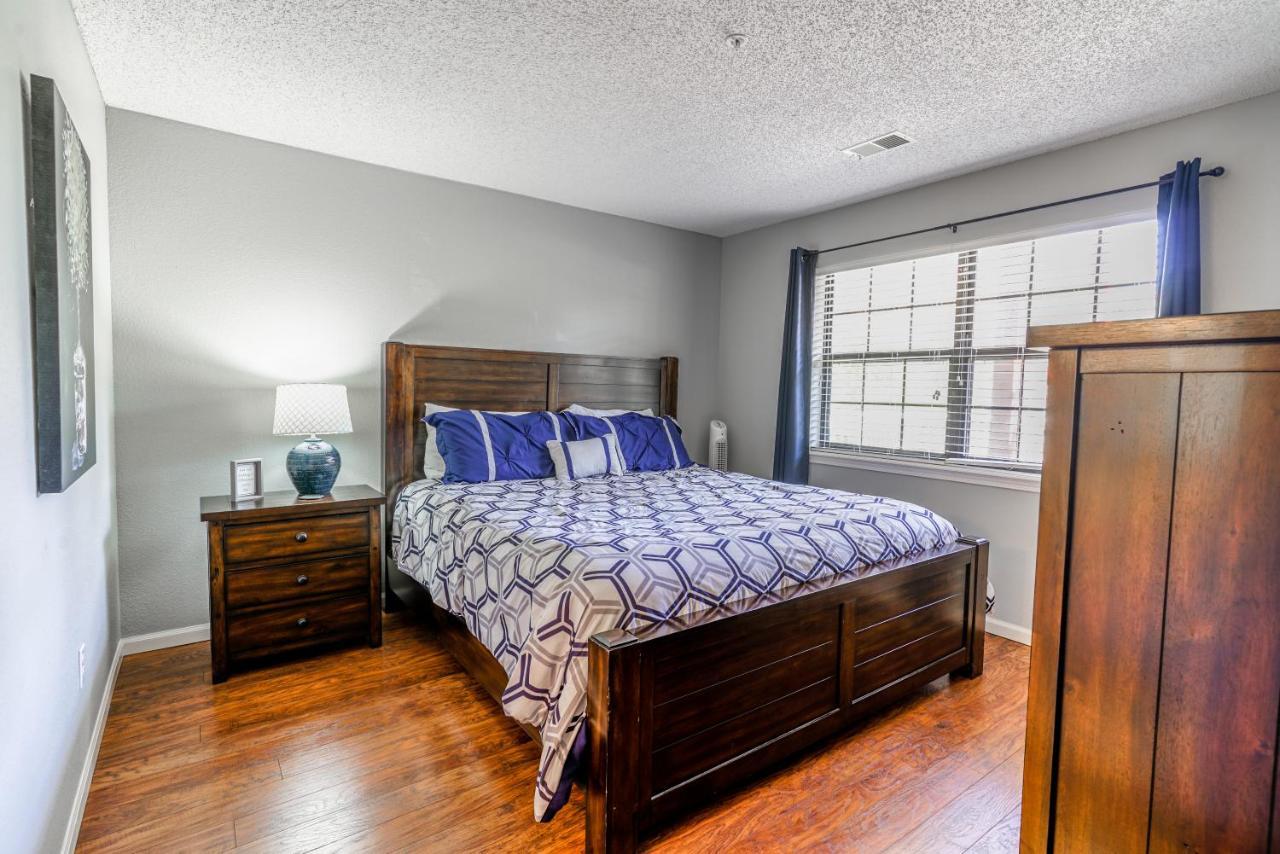 Holiday home 2br Updated Walk-in - 2 Pools - Near The Strip - Free Tickets Included - Fhc13