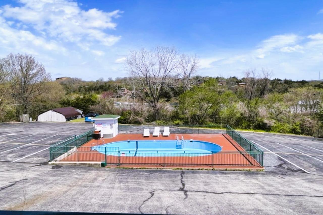 Hotel Evergreen Branson