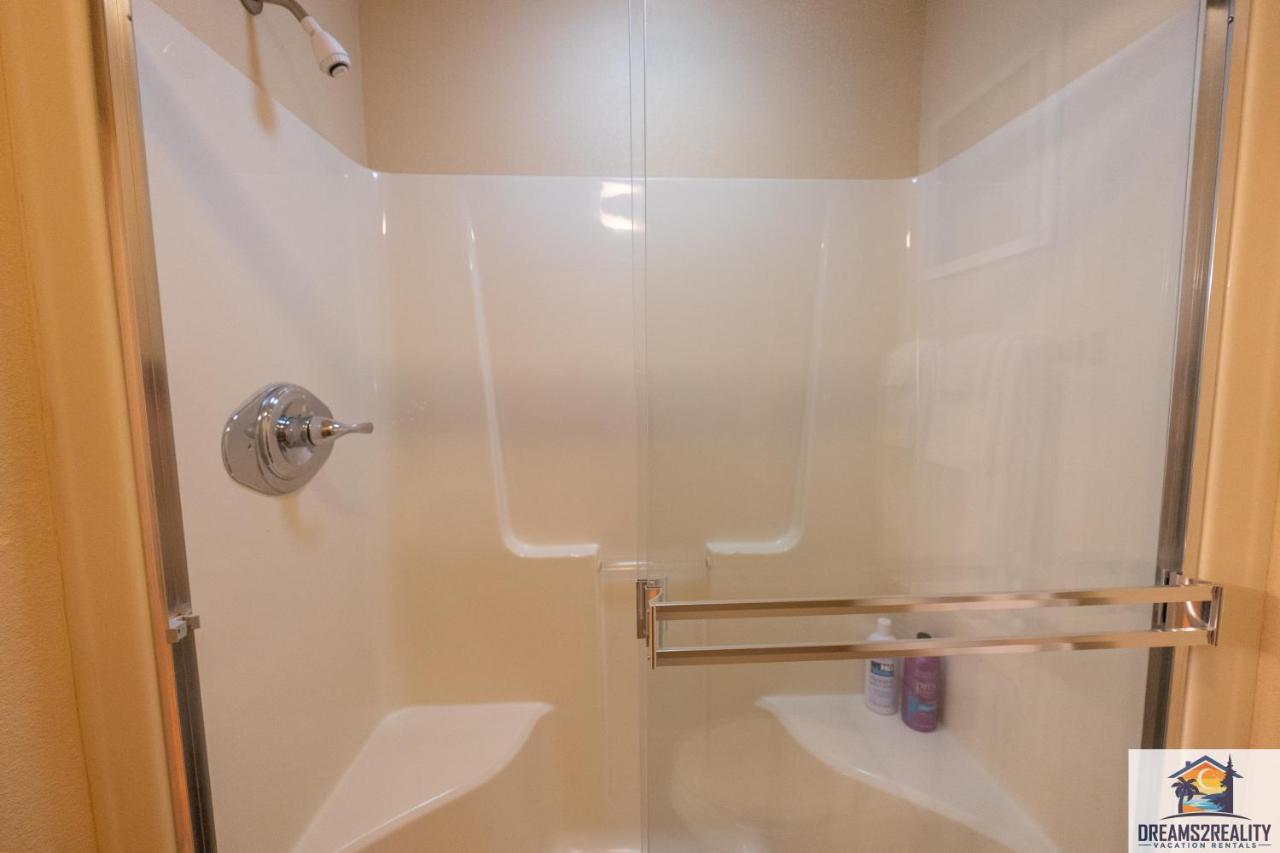 Holiday home 1bd King With 2 Person Jacuzzi Tub - Near The Strip - Free Tickets Included - T1-9 Branson