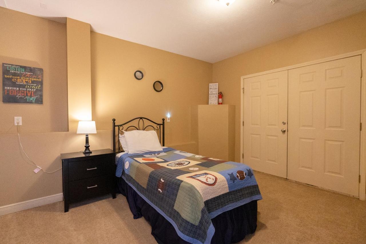 4br Walk-in - Foosball Table - Hot Tub - Fire Pit - Free Tickets Included - Dv166 *