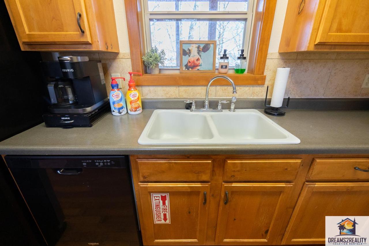 Holiday home Forest Heights - 6br - Pool Table - Near Silver Dollar - Free Tickets Included Branson