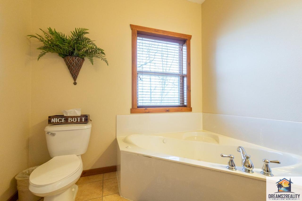 Holiday home Forest Heights - 6br - Pool Table - Near Silver Dollar - Free Tickets Included Branson