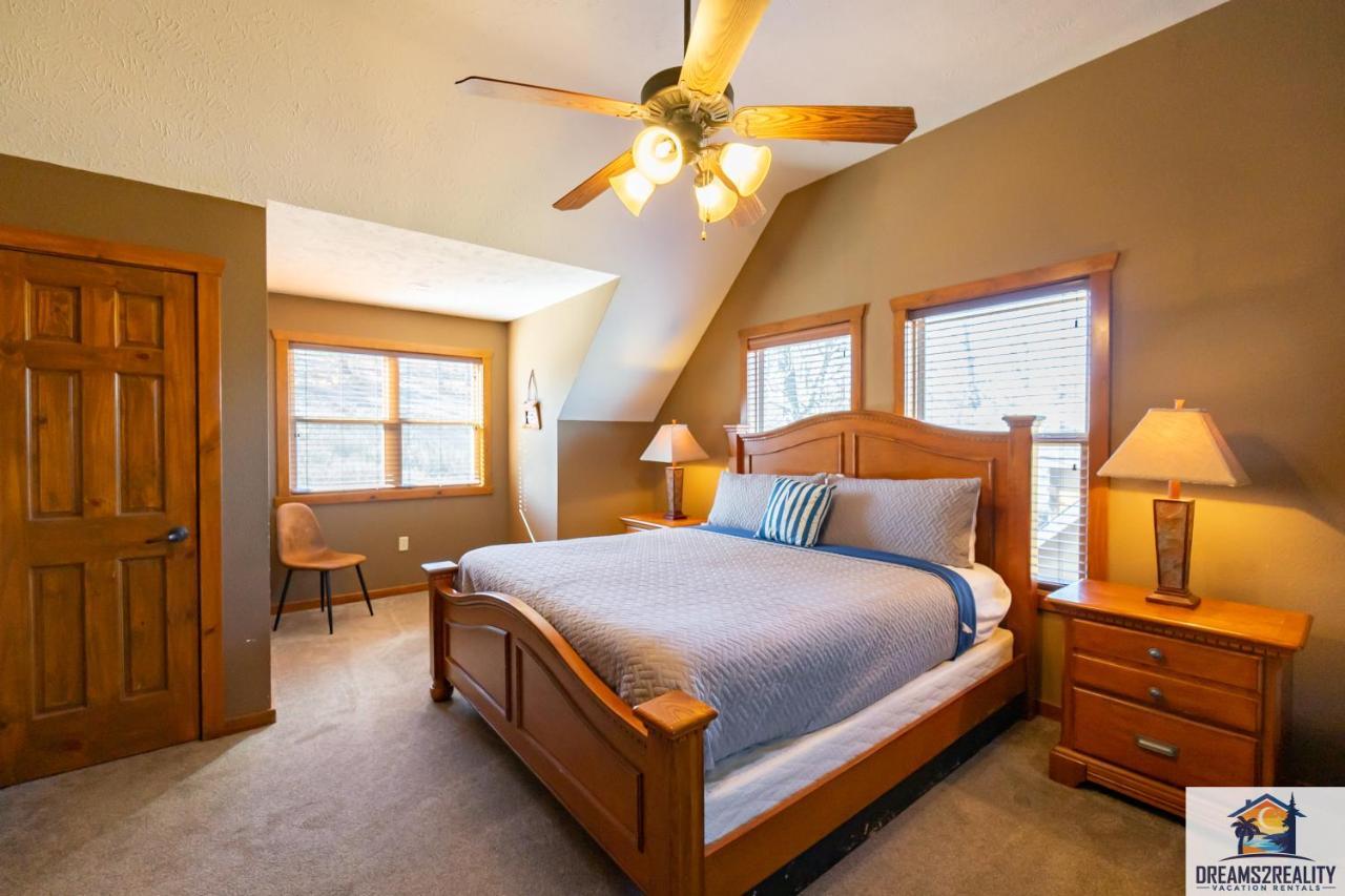 Holiday home Forest Heights - 6br - Pool Table - Near Silver Dollar - Free Tickets Included Branson