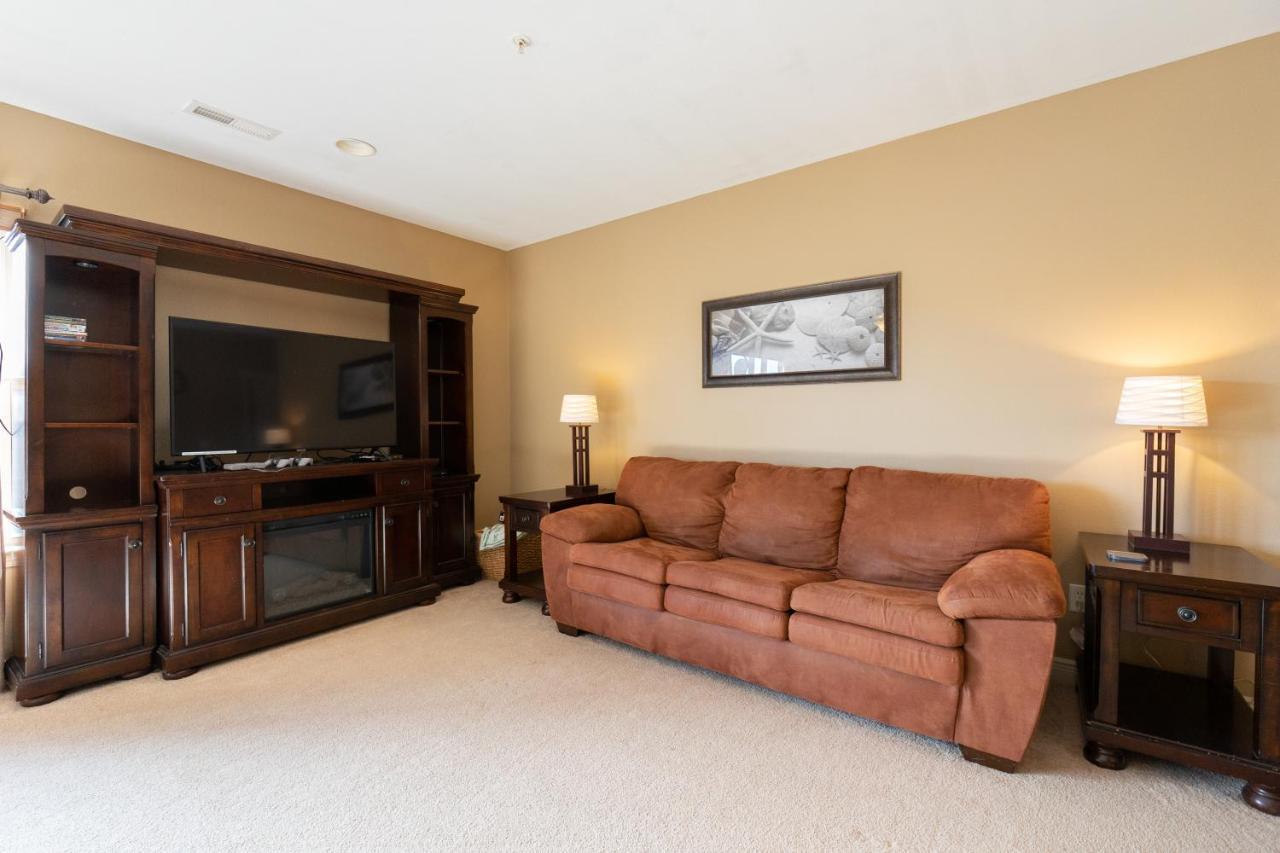 4br Walk-in - Foosball Table - Hot Tub - Fire Pit - Free Tickets Included - Dv166 Apartment
