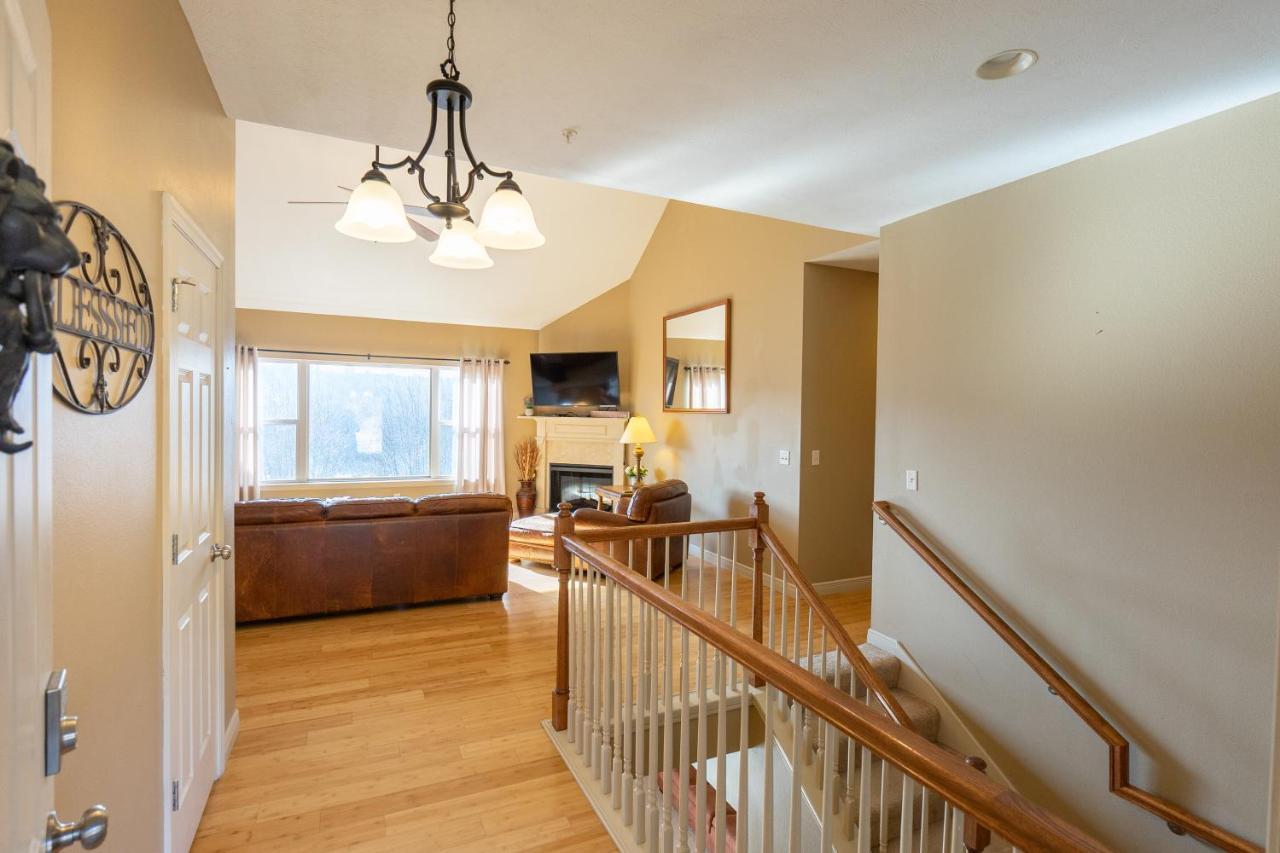 4br Walk-in - Foosball Table - Hot Tub - Fire Pit - Free Tickets Included - Dv166 Branson