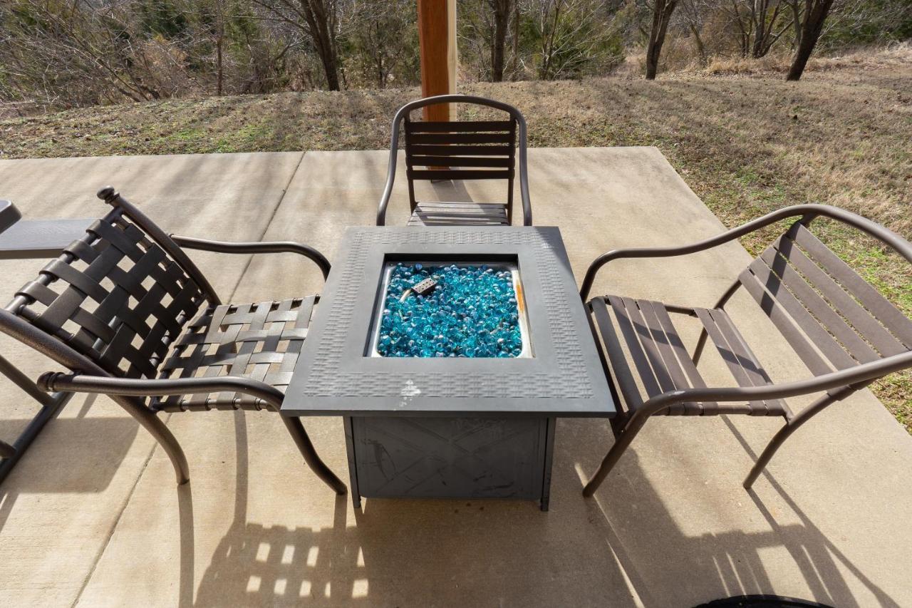 4br Walk-in - Foosball Table - Hot Tub - Fire Pit - Free Tickets Included - Dv166