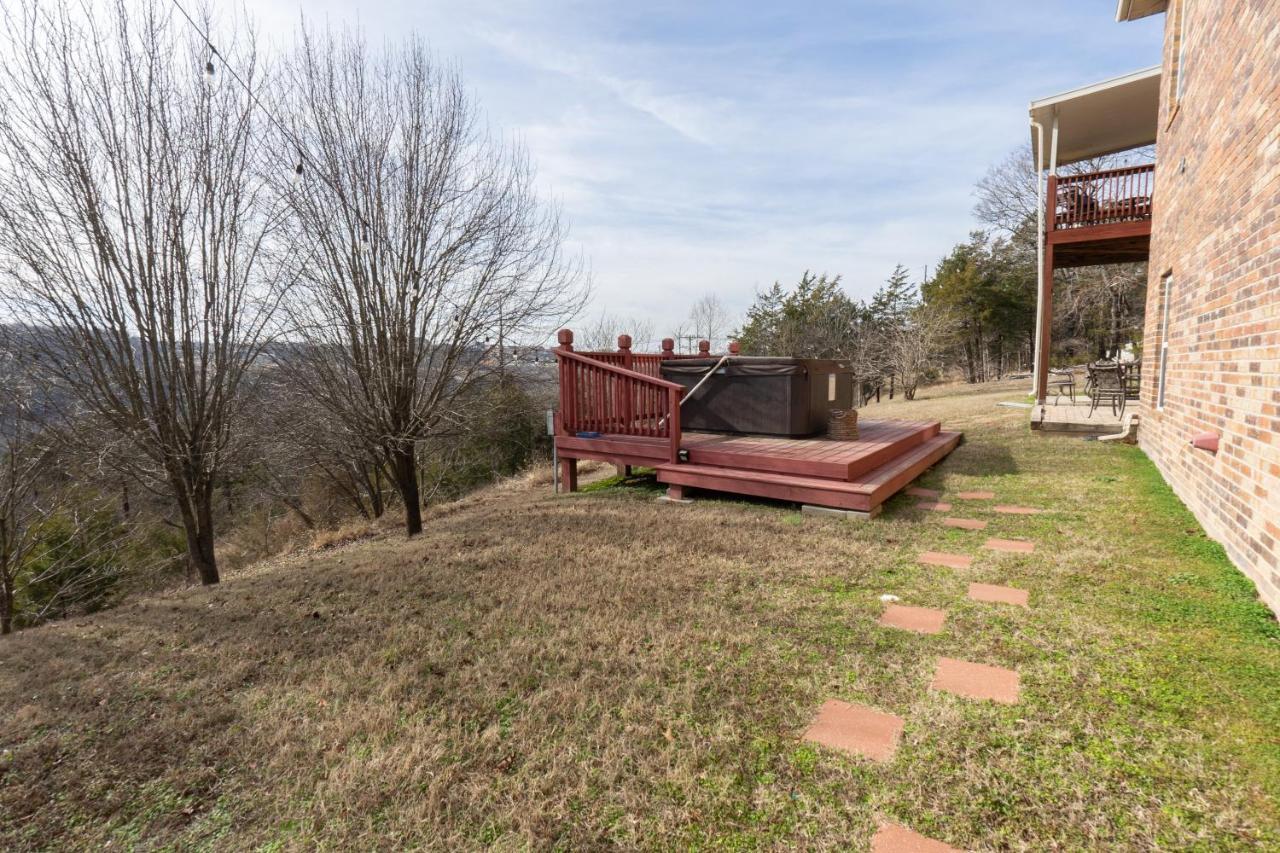 4br Walk-in - Foosball Table - Hot Tub - Fire Pit - Free Tickets Included - Dv166 Branson