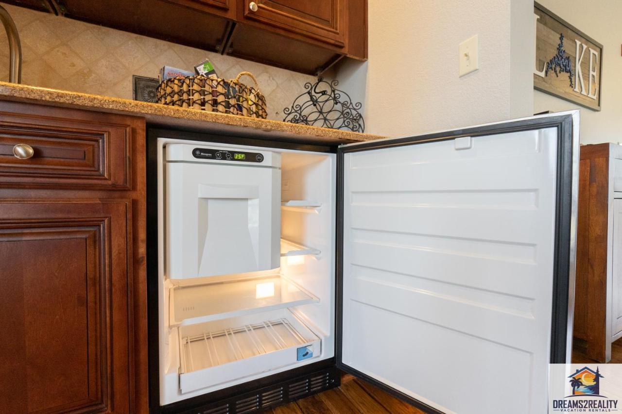 4bd Walk-in - Large Deck - Golf Course - Pool - Free Attraction Tickets Included - V120 * Branson