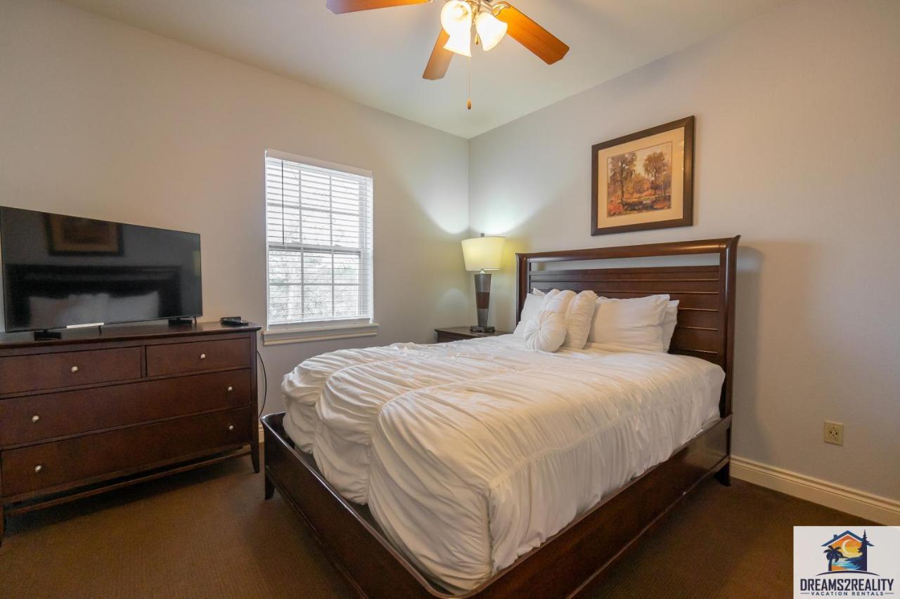 4bd Walk-in - Large Deck - Golf Course - Pool - Free Attraction Tickets Included - V120