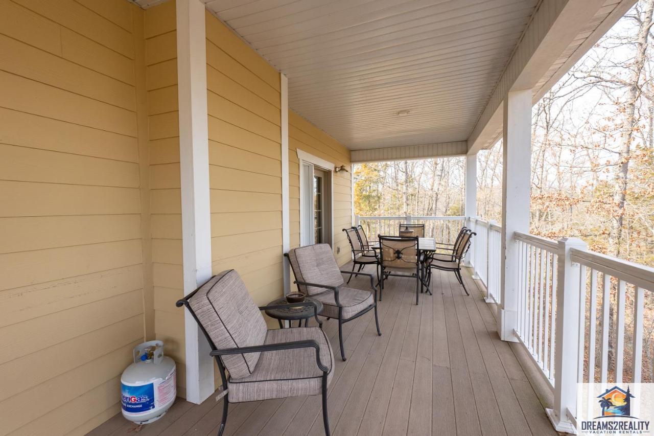 4bd Walk-in - Large Deck - Golf Course - Pool - Free Attraction Tickets Included - V120 *