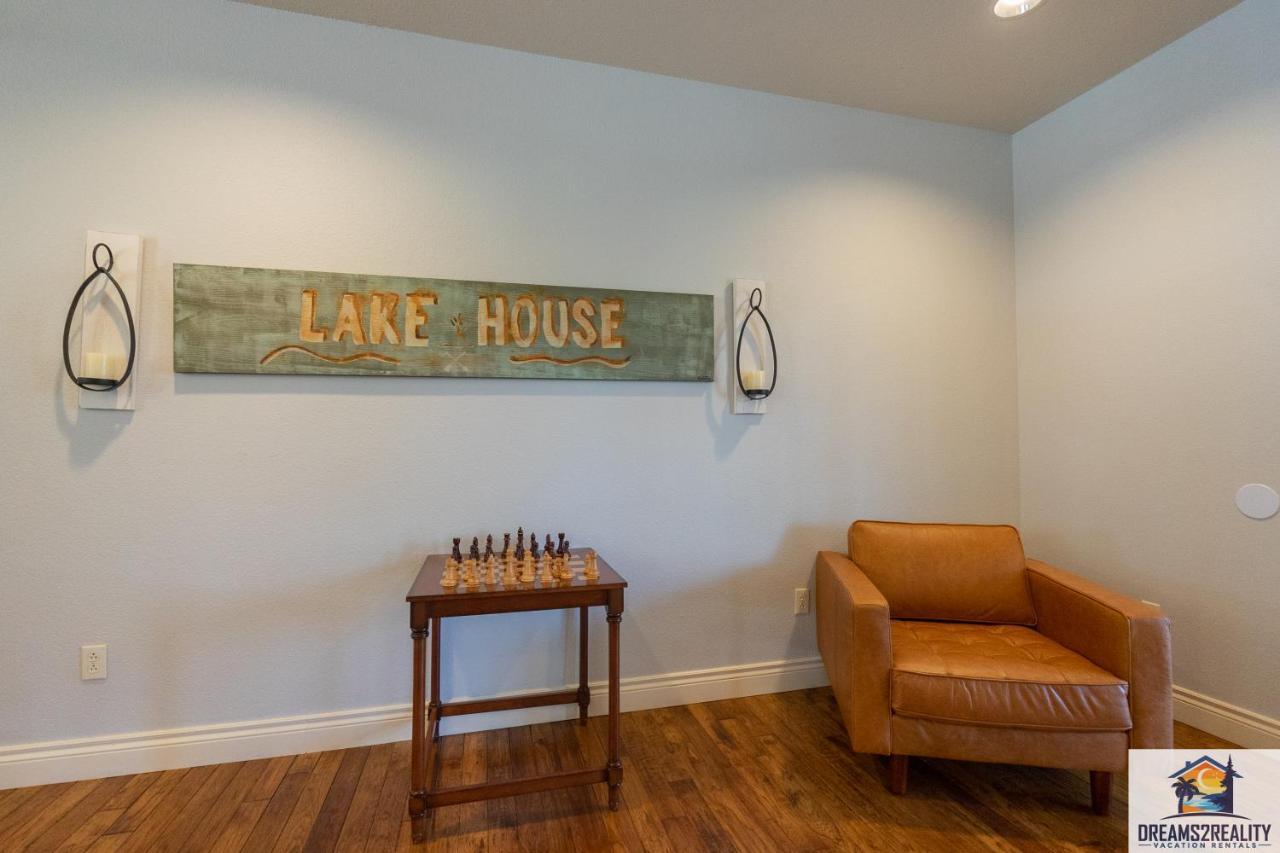 4bd Walk-in - Large Deck - Golf Course - Pool - Free Attraction Tickets Included - V120 Branson