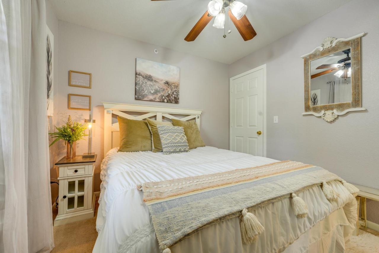 Apartment With Community Pool! Branson
