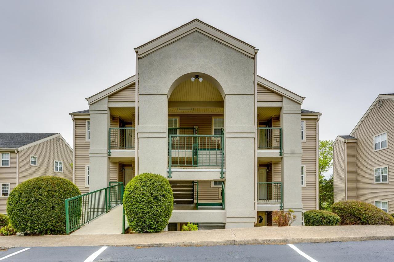 Apartment With Community Pool! *
