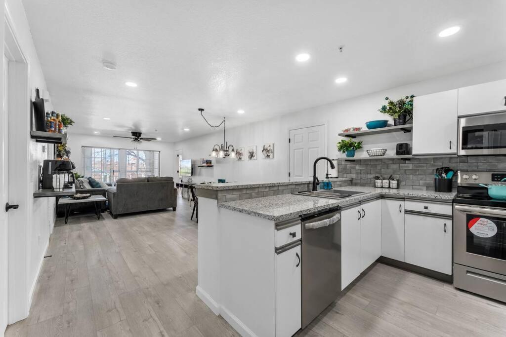 Apartment 3-bedroom Renovated At The Champions