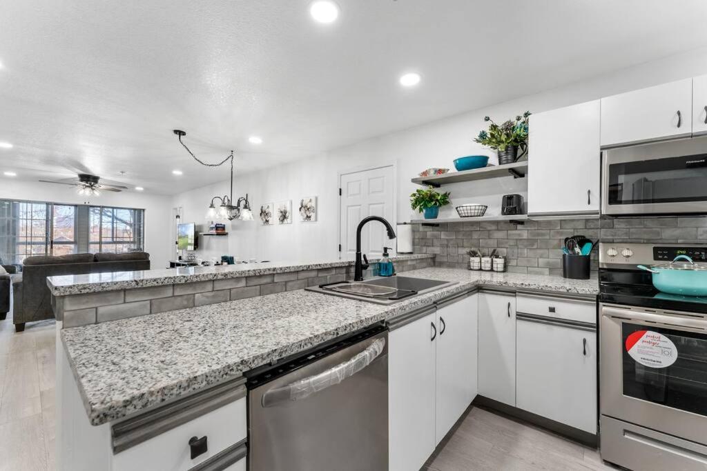 3-bedroom Renovated At The Champions *