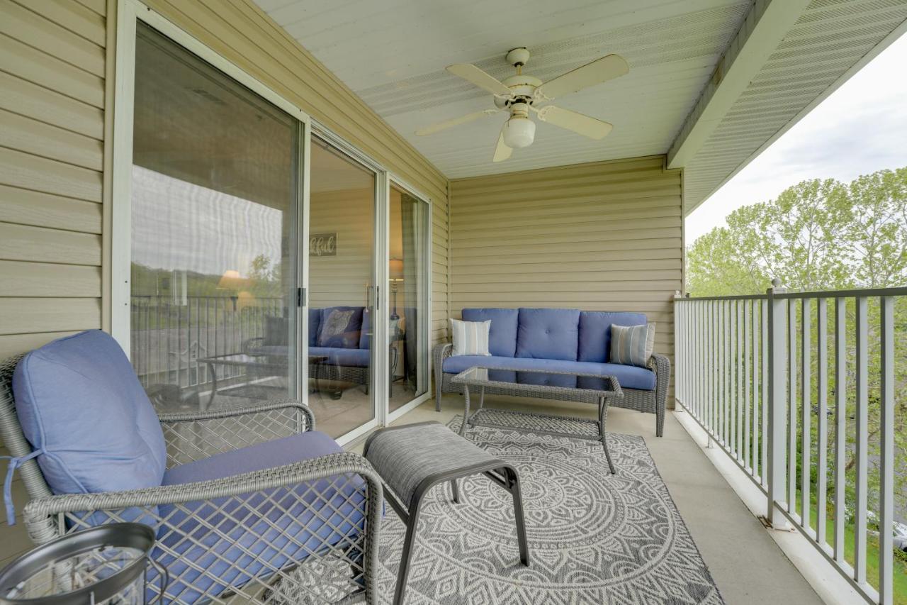 With Family Amenities, 3 Mi To Strip! Apartment