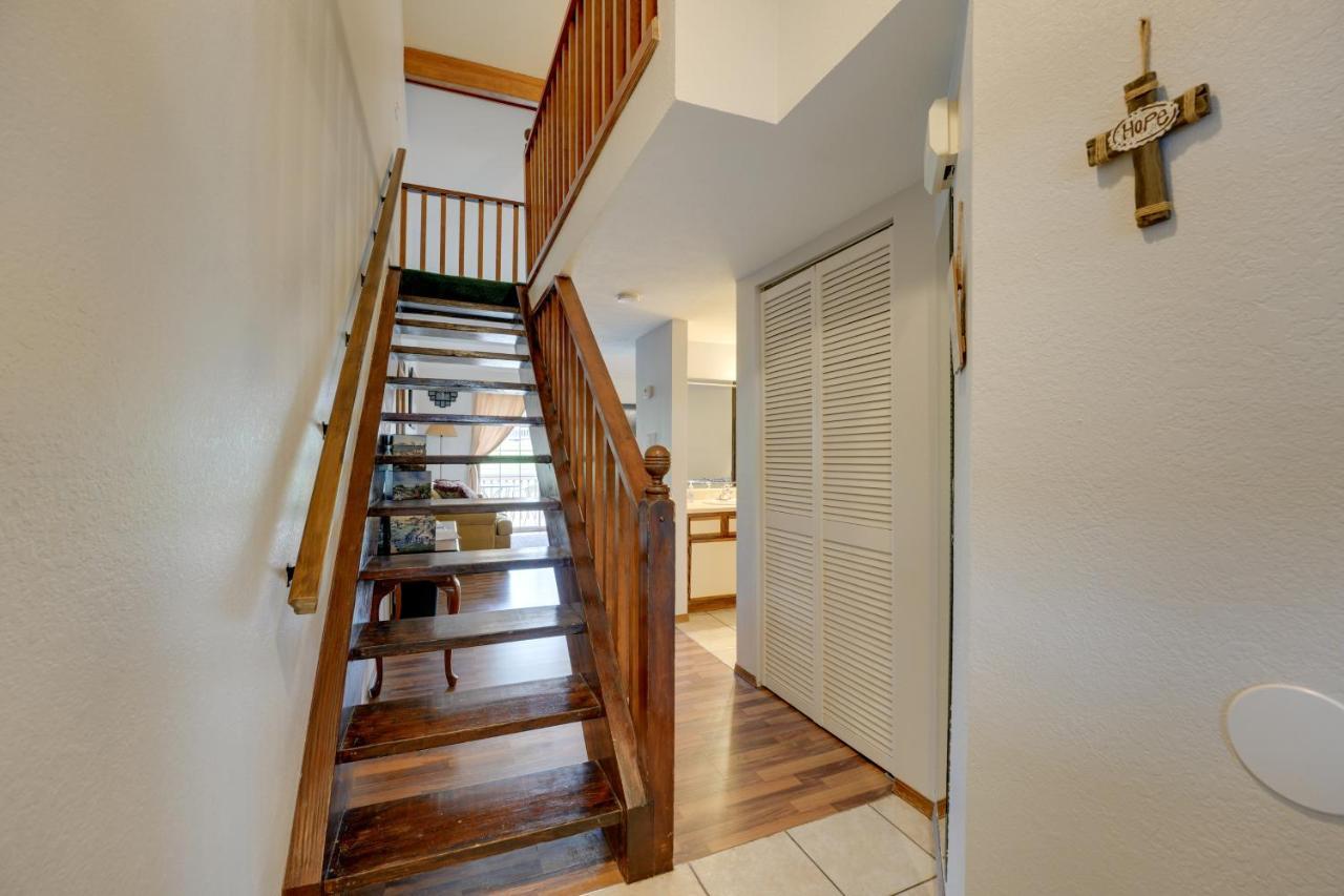 Apartment With Balcony And Grill 3 Mi To Moonshine Beach!