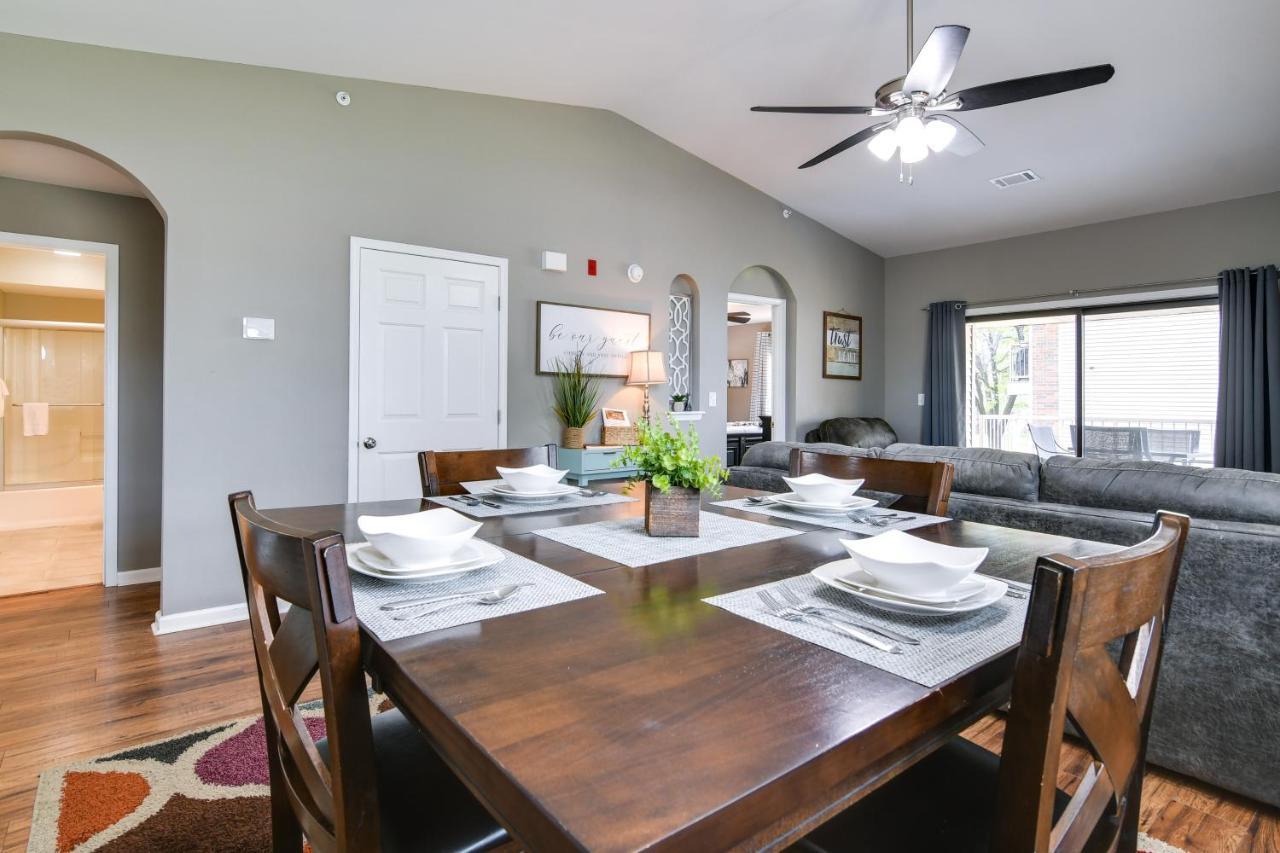 - 1 Mi To The Strip! Apartment