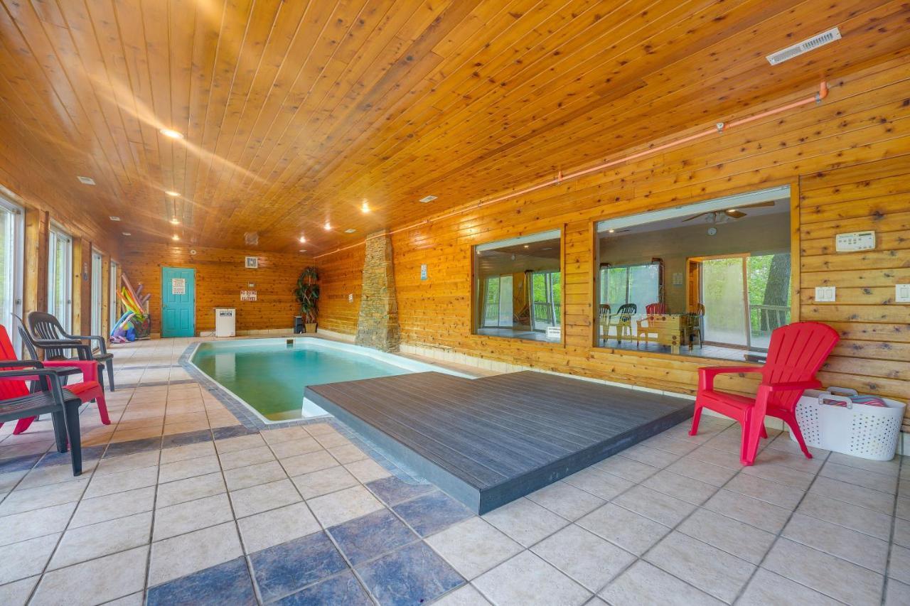 With Indoor Pool And Basketball Court! * Branson