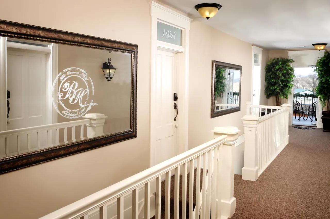 Historic - Horseshoe With King Bed - Downtown - Free Tickets Included Branson