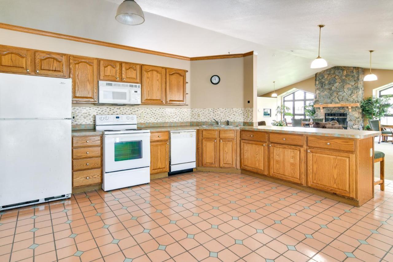 - 1 Mi To The Strip! Apartment *