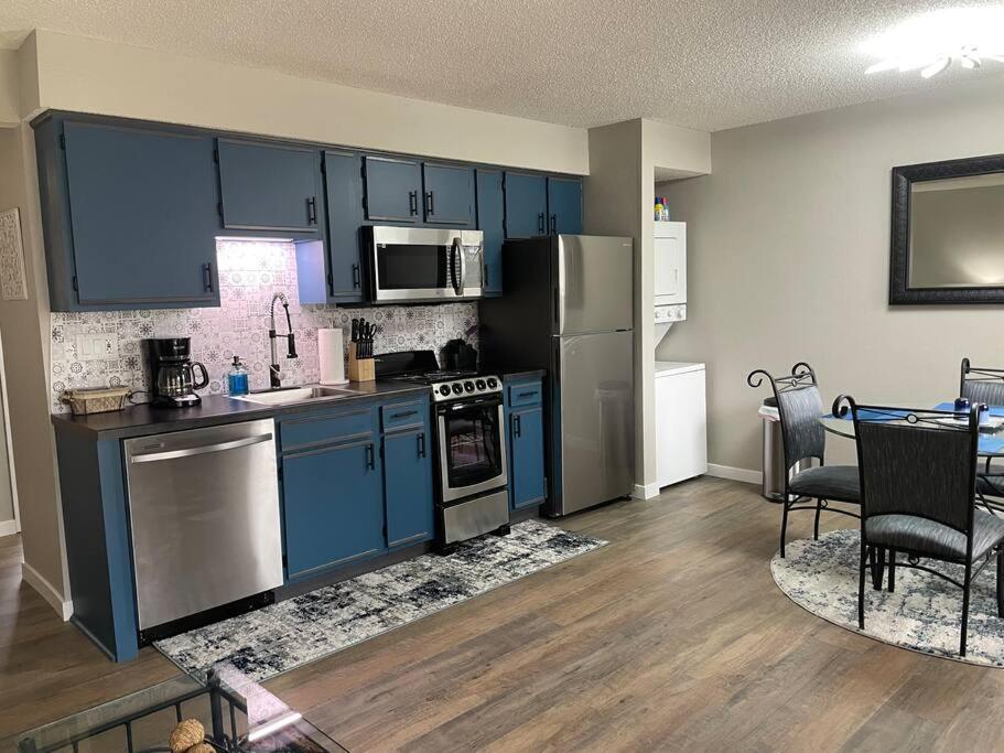 Newly Remodeled Lover's Luxury With Upgrades *