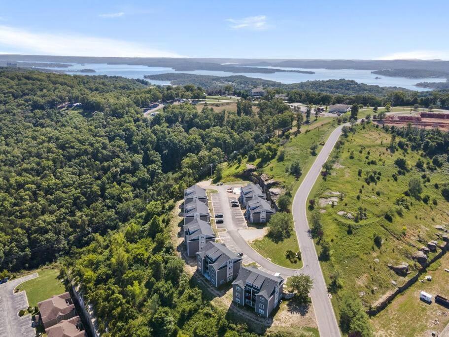 Luxury Modern By The - Breezy Escape * Branson