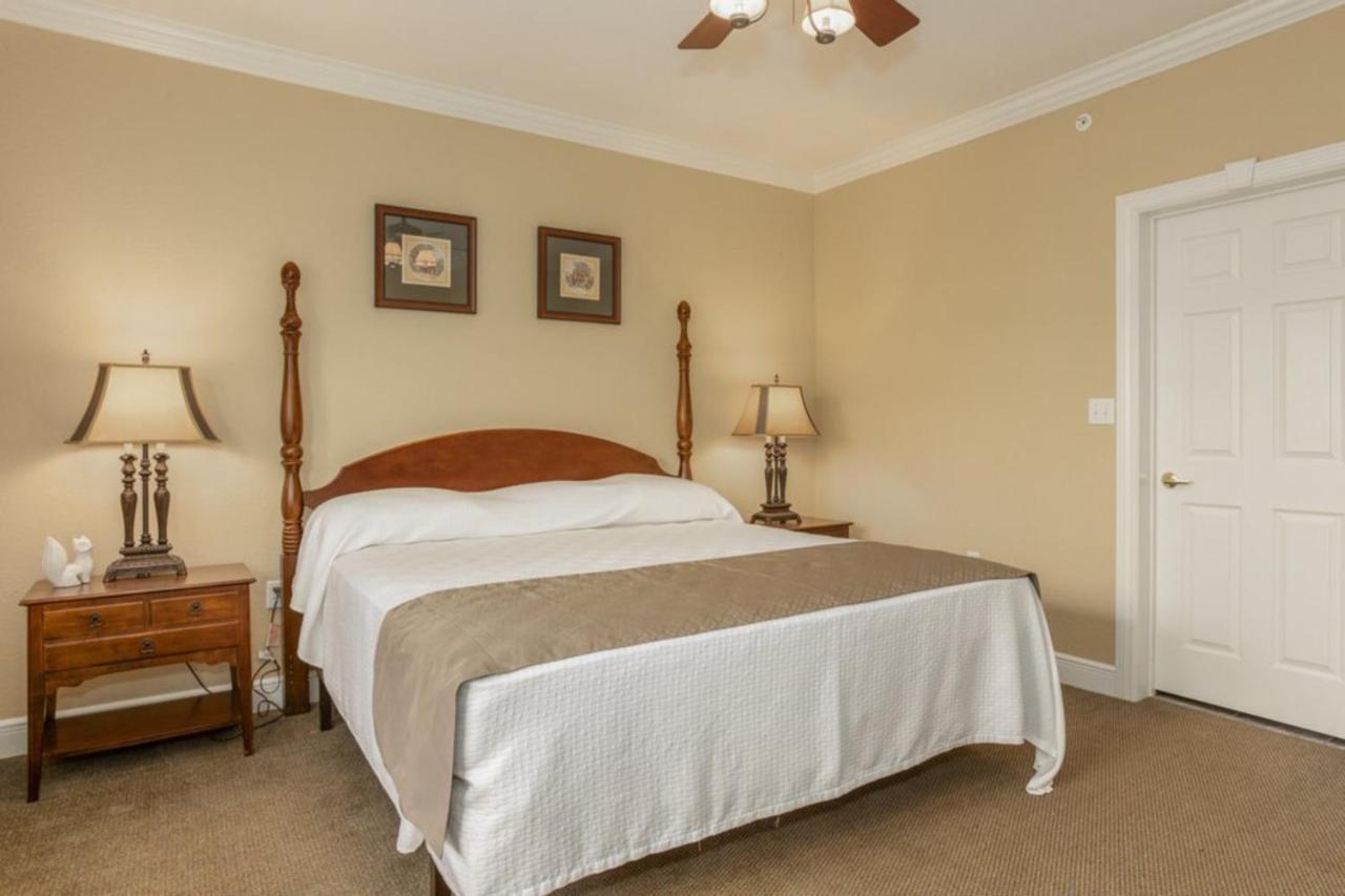 Branson's Great Rock Retreat * Branson