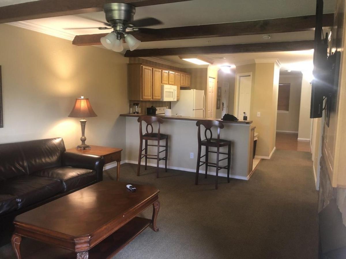 Branson's Great Rock Retreat Apartment