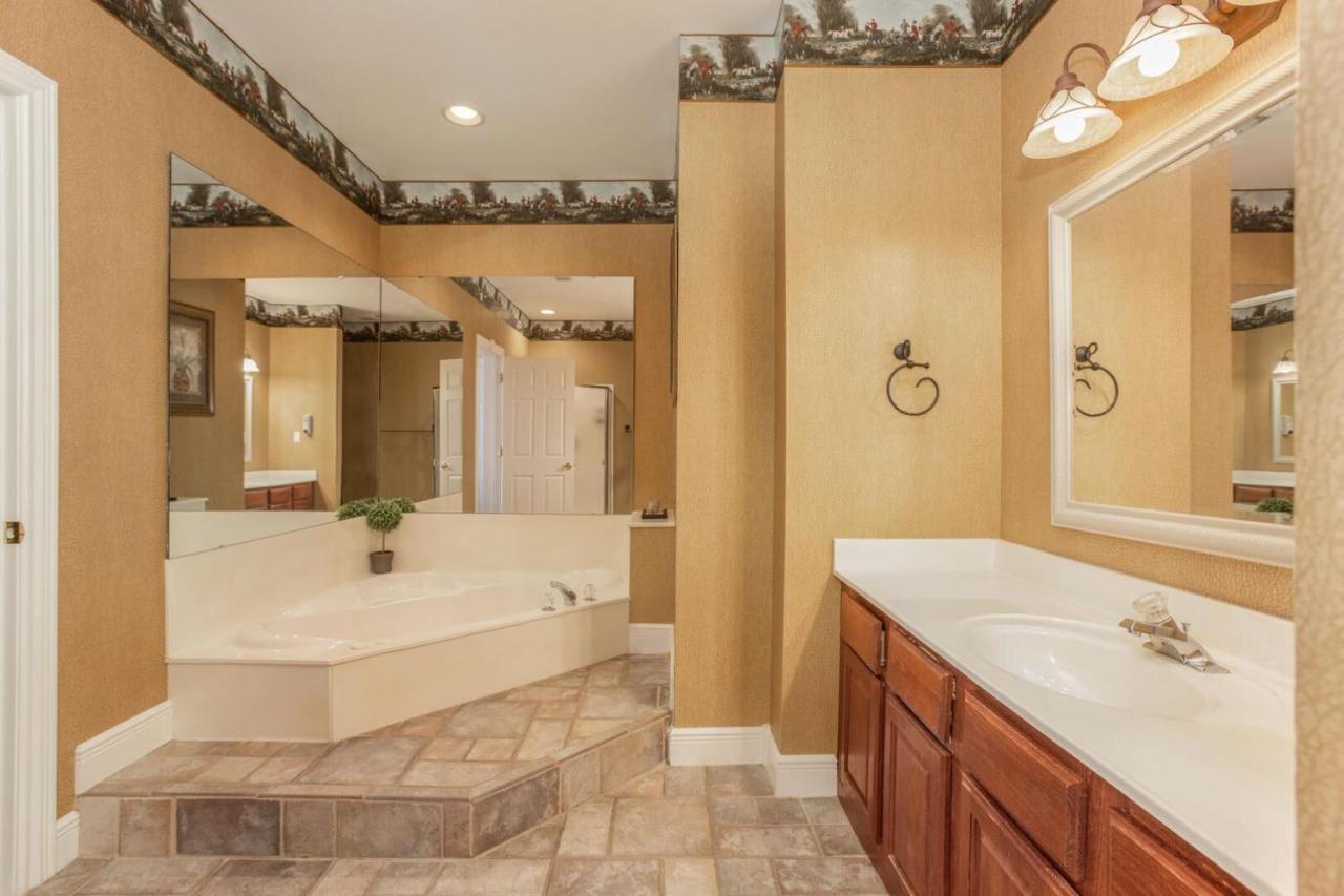 Branson's Great Rock Retreat * Branson