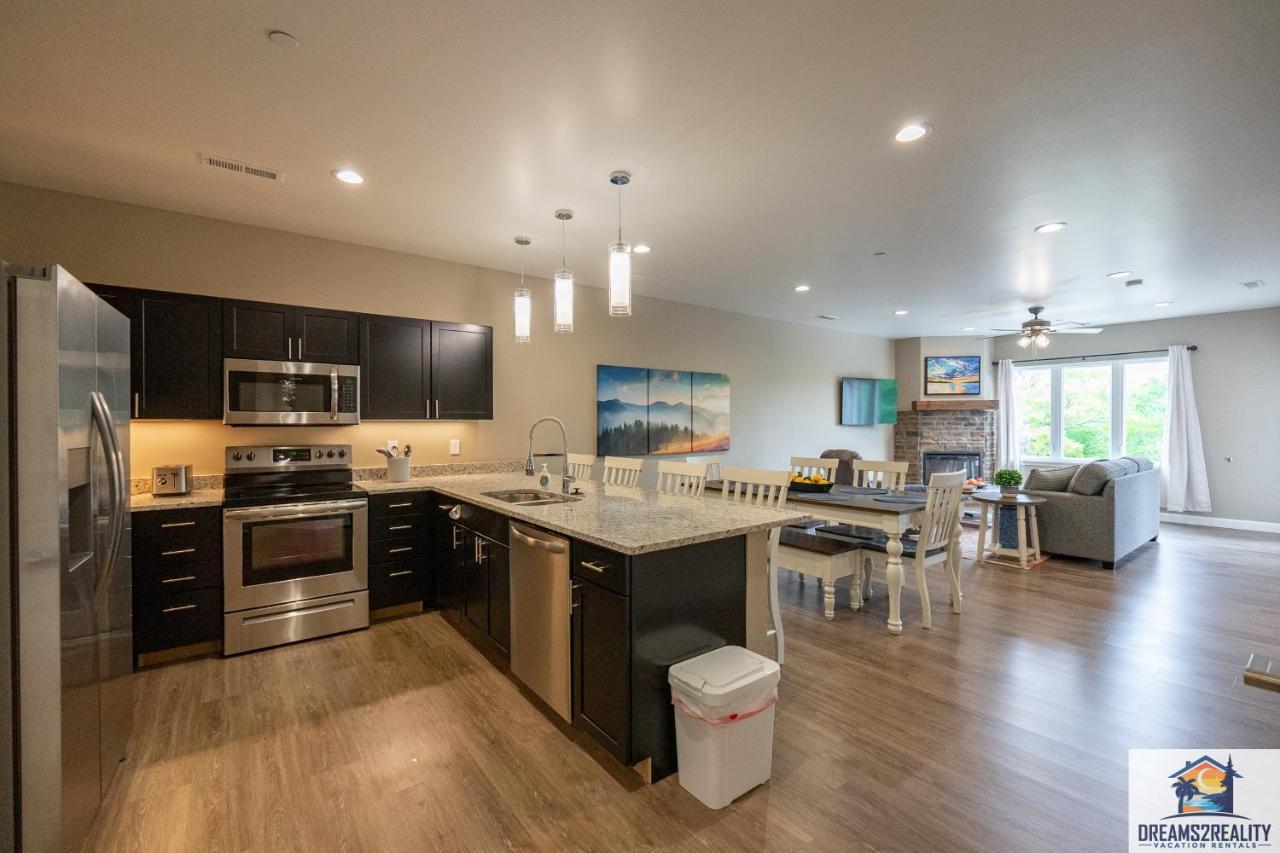 New Build - Walk-in 3br With Arcade Game - Free Attraction Tickets Included -- Fhg-207