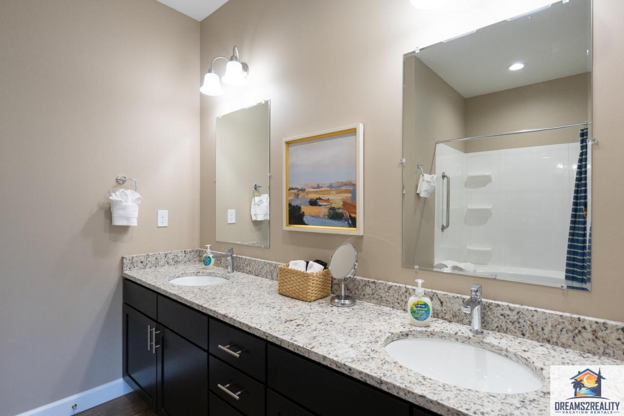 New Build - Walk-in 3br With Arcade Game - Free Attraction Tickets Included -- Fhg-207 Branson