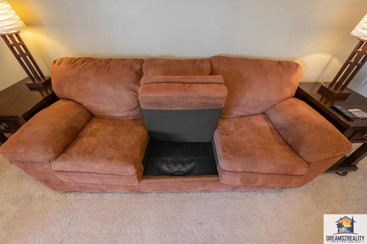 4br Walk-in - Foosball Table - Hot Tub - Fire Pit - Free Tickets Included - Dv166 * Branson